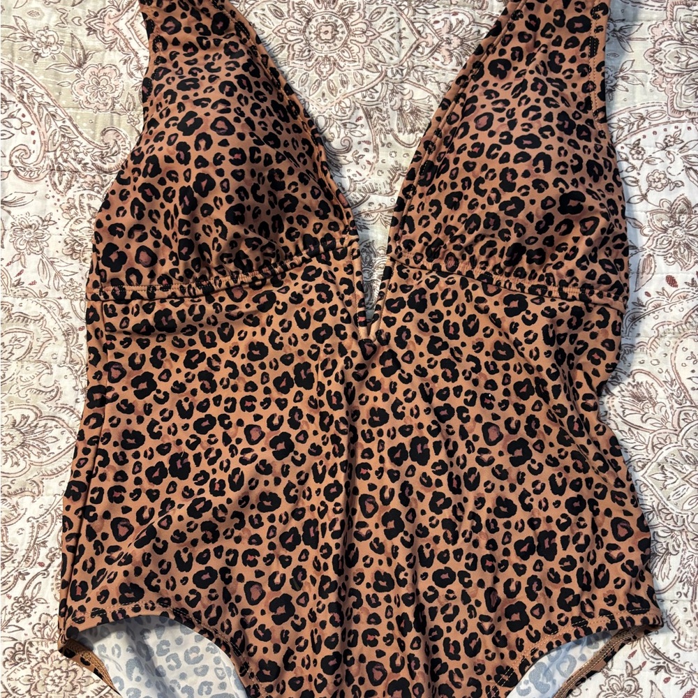 Shade & Shore Leopard Print One-Piece Swimsuit - Brown & Black Size L 12-14